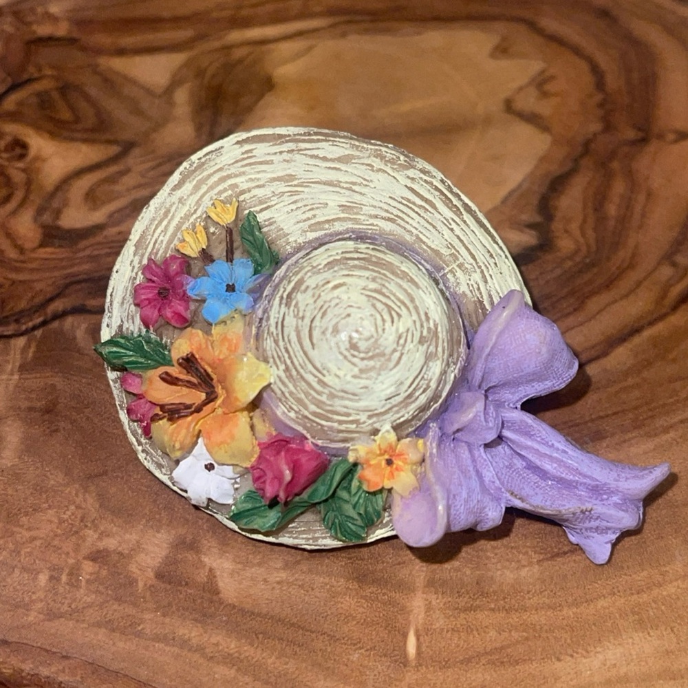 Vintage Floral Straw Hat Brooch Pin‎ with Purple Bow